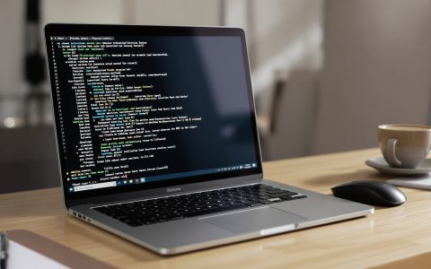 Perché Windows 11 non convince i power user, l'appello di Dave Plummer
